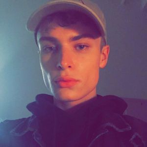 Meet your Posher, Ethan